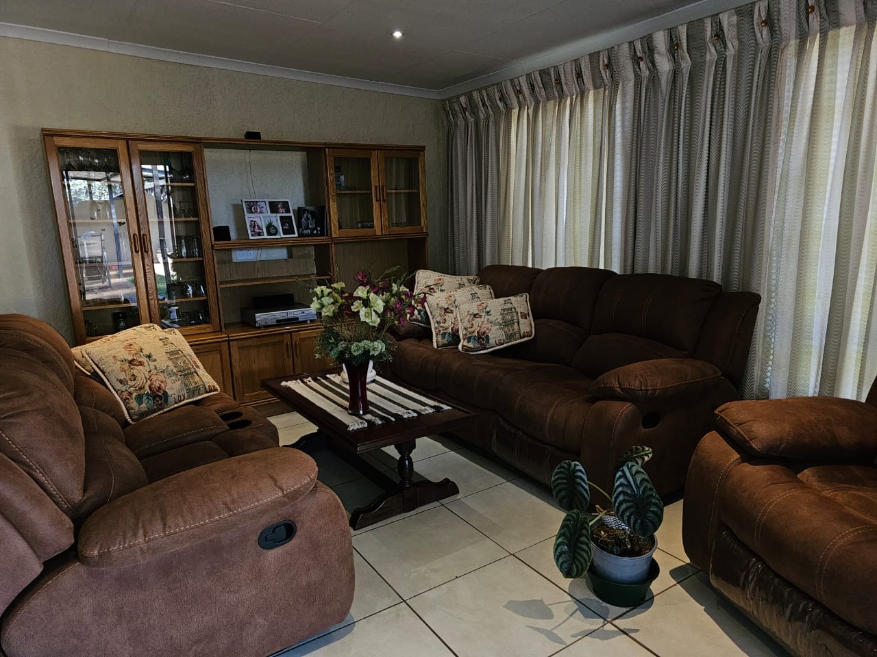 13 Bedroom Property for Sale in Waagfontein North West